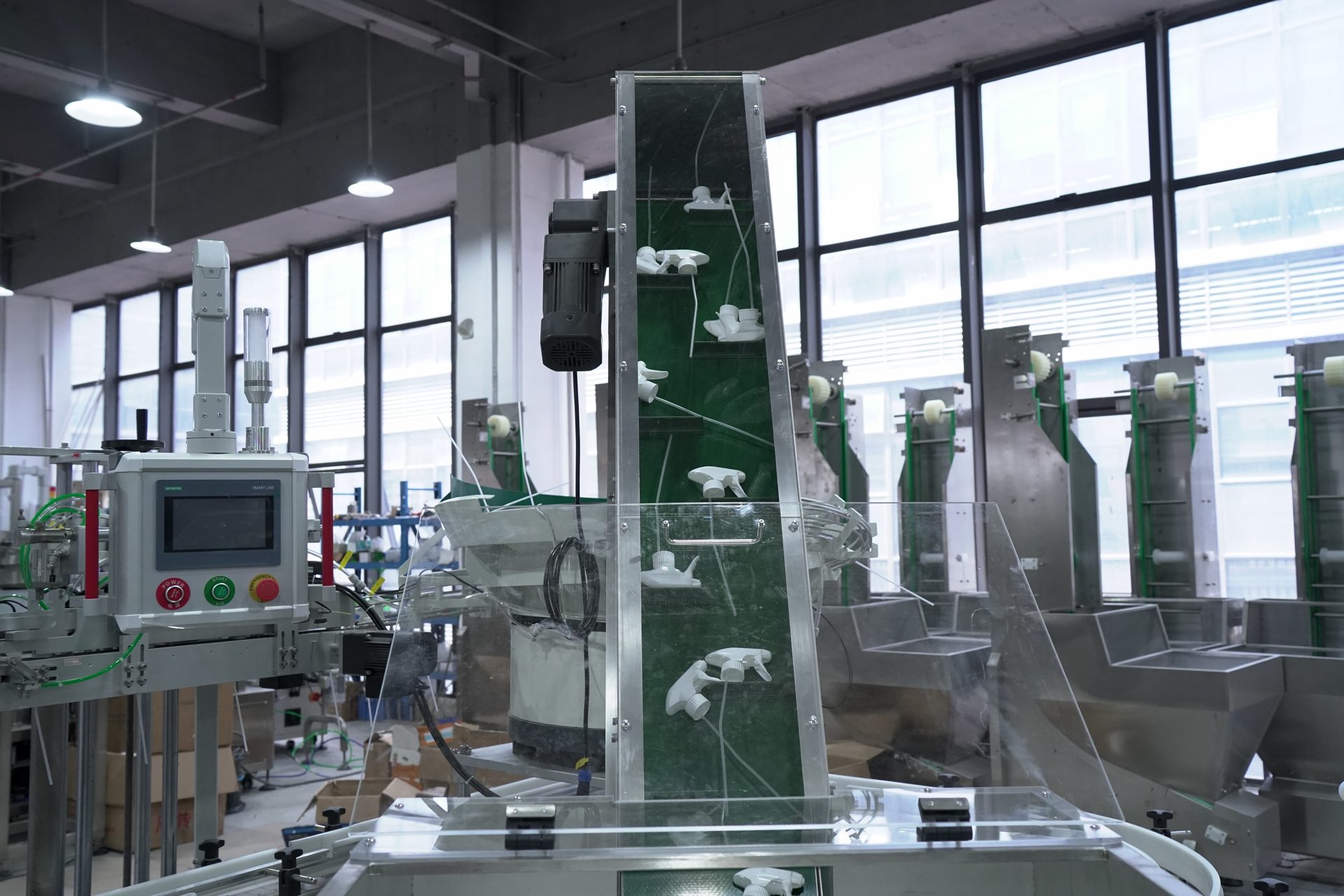 1034 Trigger Spray Filling, Capping & Labeling Line